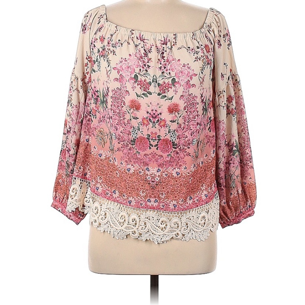 Boutique boho blouse NWT Champagne and Strawberry brand. Long sleeve size M
